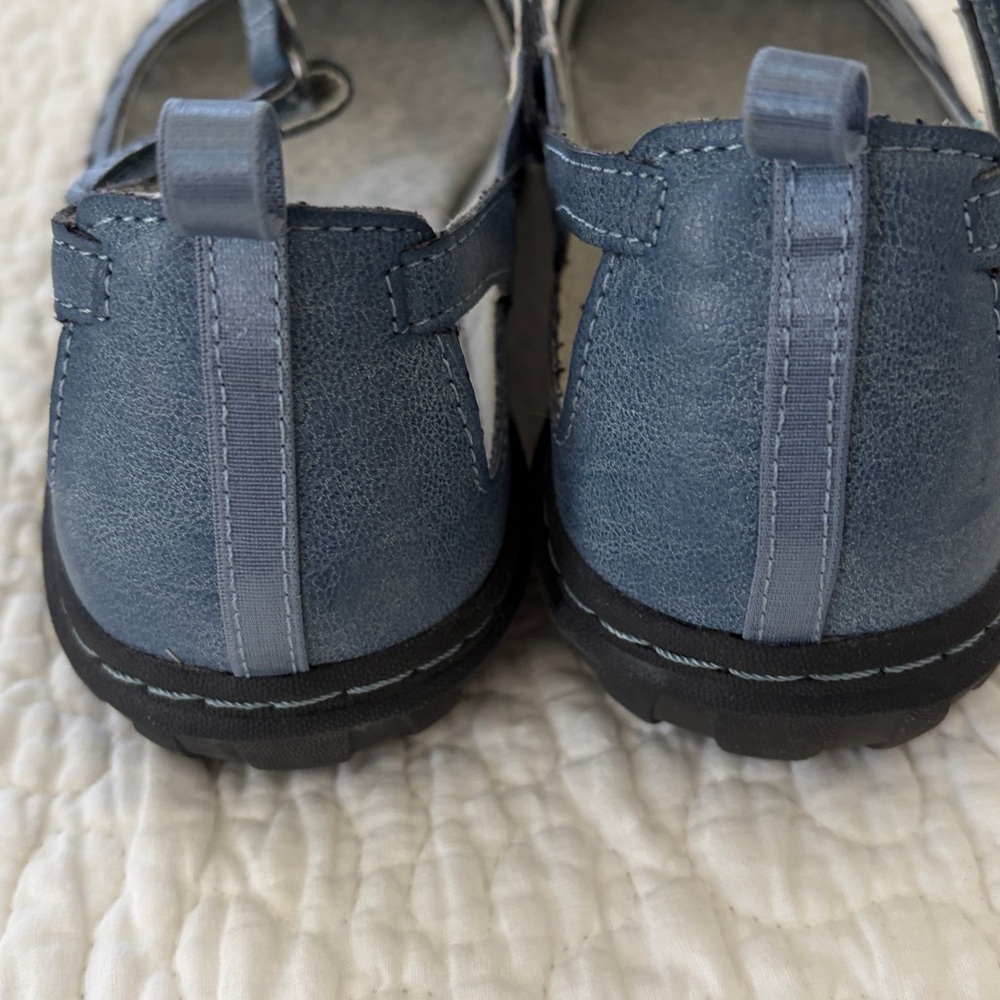 JBU Mary Janes - Picture 3 of 4